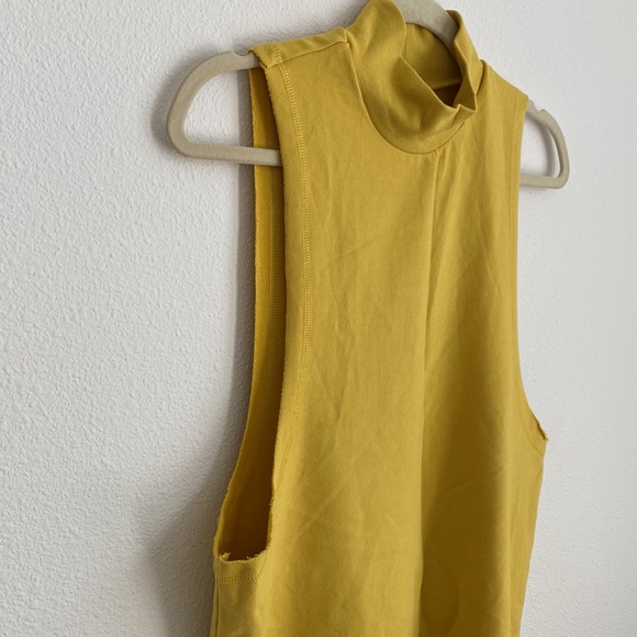 Alo Yoga Mock Neck Tank - Picture 3 of 5